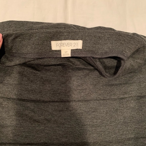 4/$25 Women skirt - Picture 5 of 5